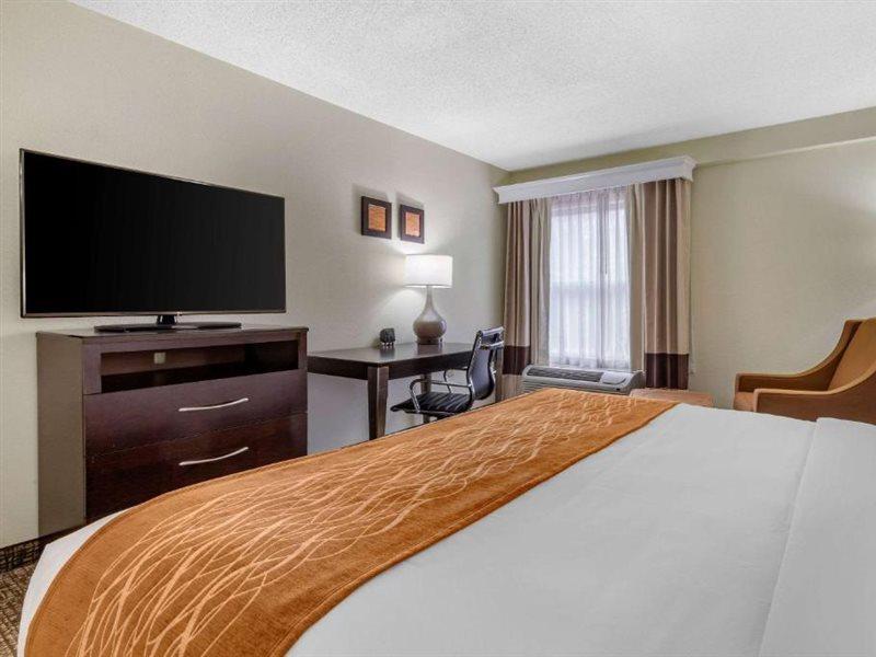 Comfort Inn & Suites Lake Norman Cornelius Exterior photo