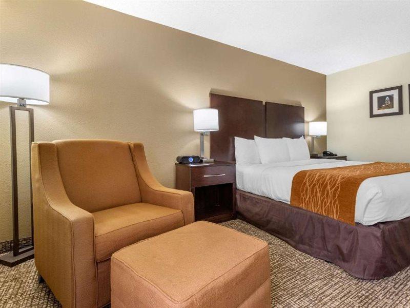 Comfort Inn & Suites Lake Norman Cornelius Exterior photo