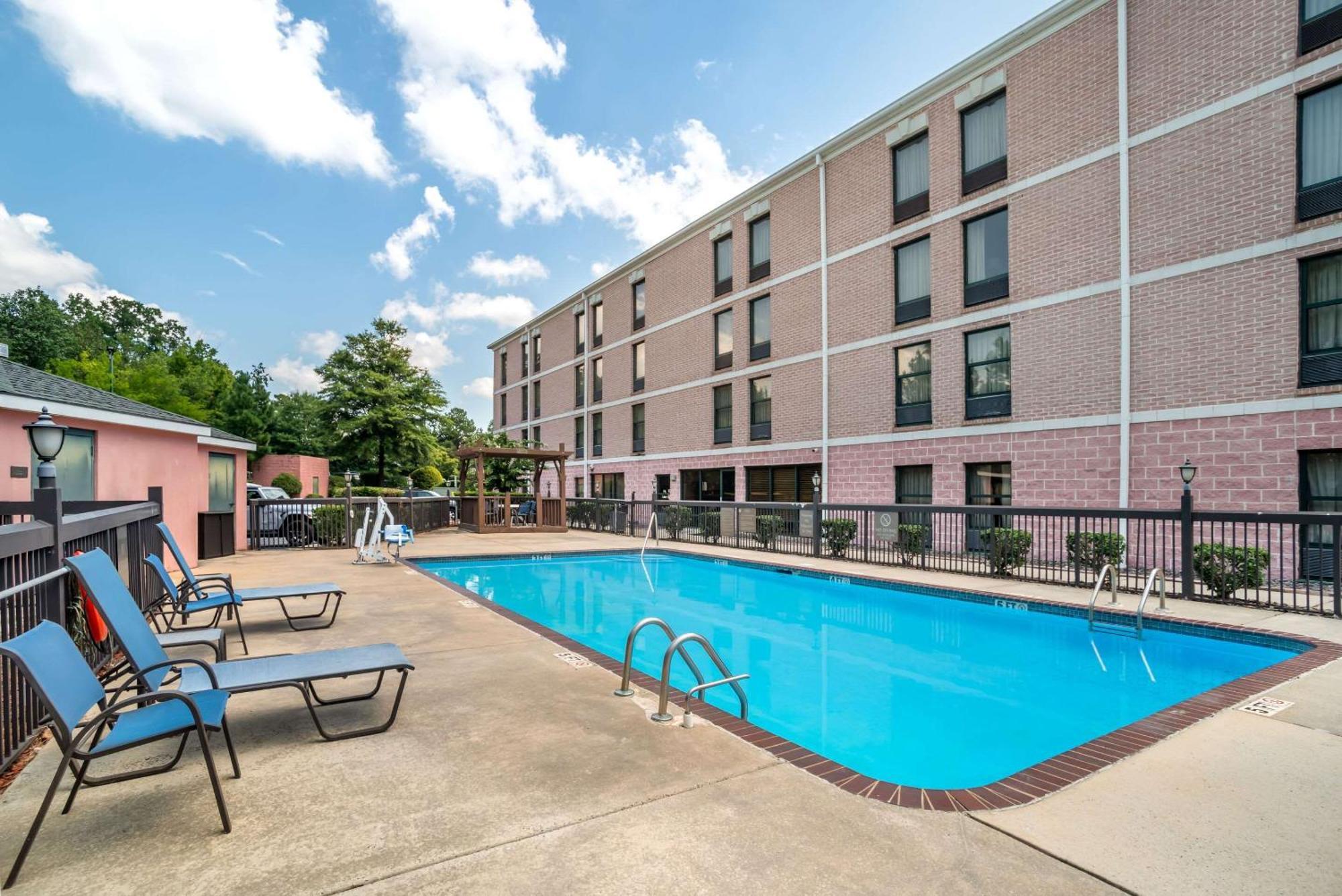 Comfort Inn & Suites Lake Norman Cornelius Exterior photo