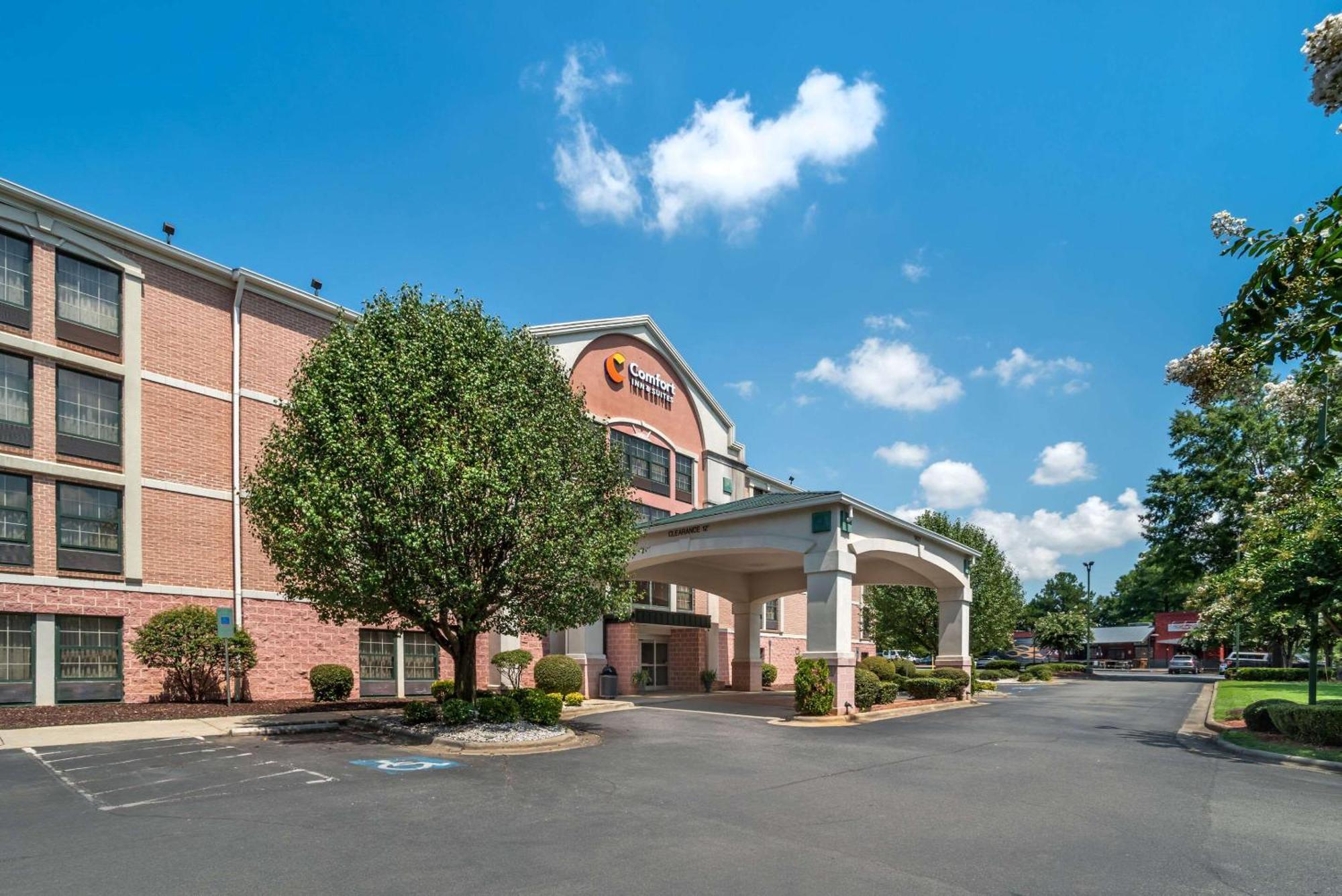 Comfort Inn & Suites Lake Norman Cornelius Exterior photo