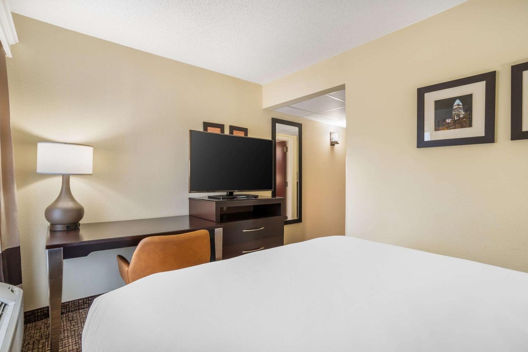 Comfort Inn & Suites Lake Norman Cornelius Exterior photo