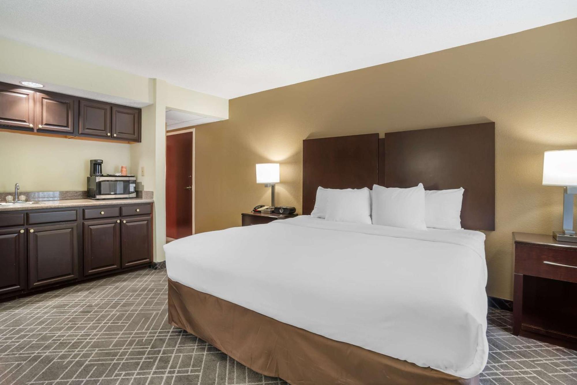 Comfort Inn & Suites Lake Norman Cornelius Exterior photo
