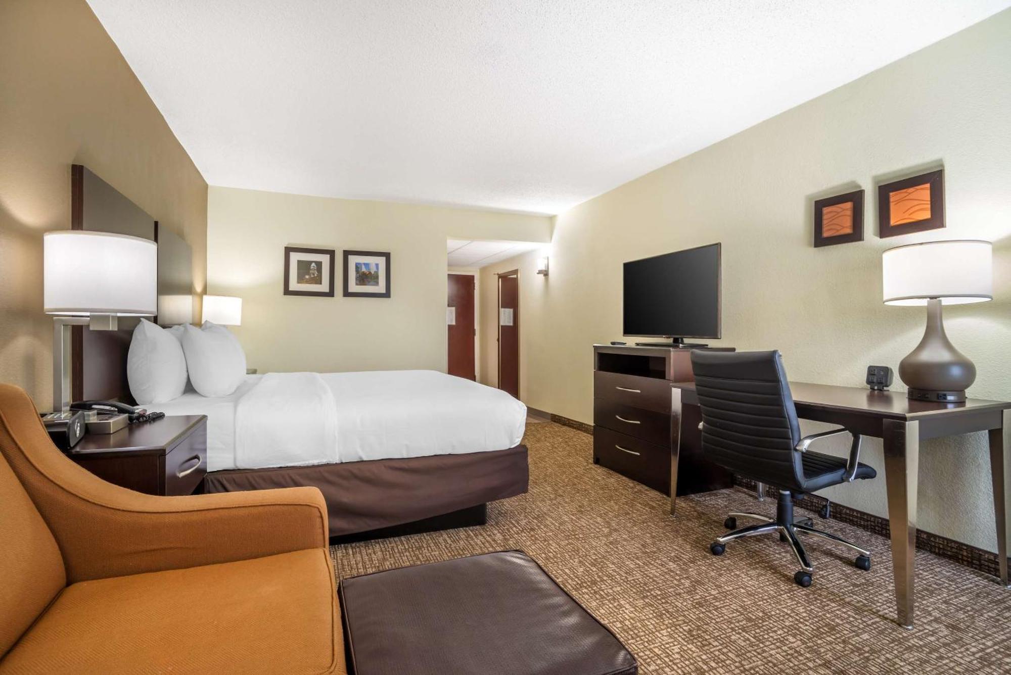 Comfort Inn & Suites Lake Norman Cornelius Exterior photo