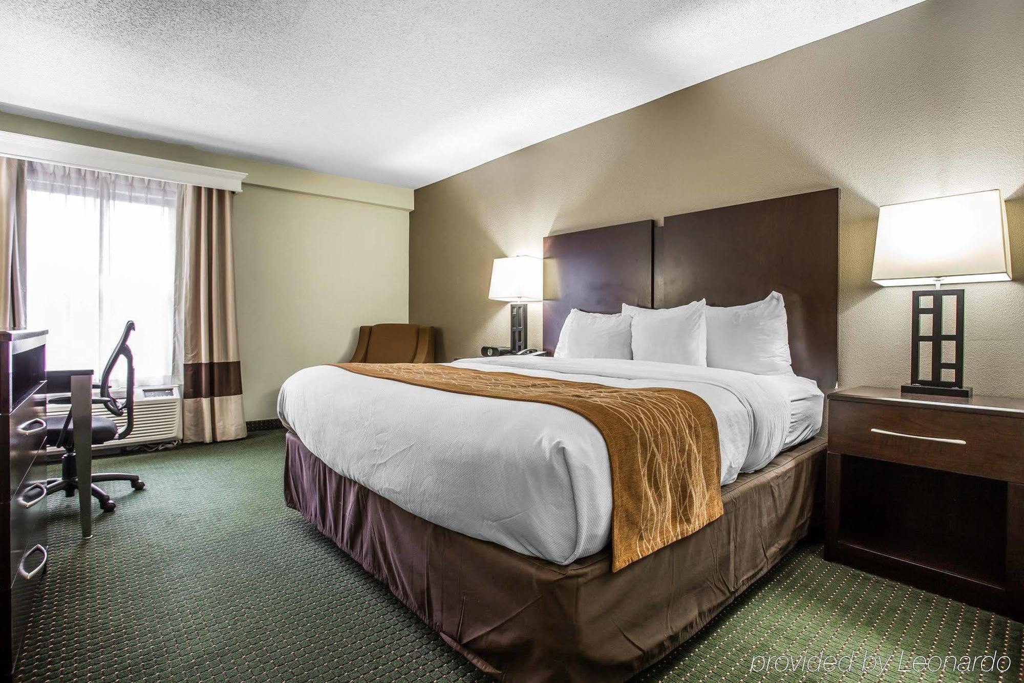 Comfort Inn & Suites Lake Norman Cornelius Exterior photo