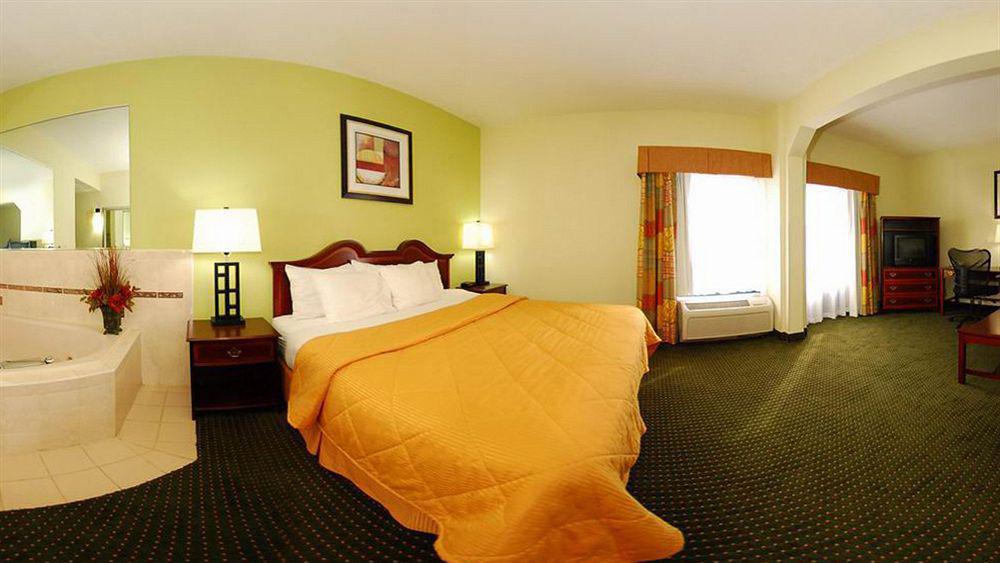 Comfort Inn & Suites Lake Norman Cornelius Exterior photo