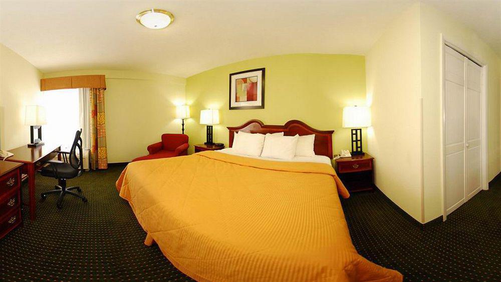 Comfort Inn & Suites Lake Norman Cornelius Exterior photo