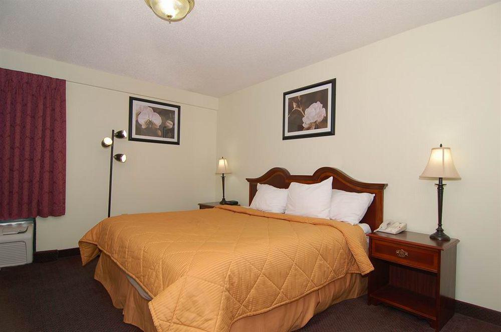 Comfort Inn & Suites Lake Norman Cornelius Exterior photo