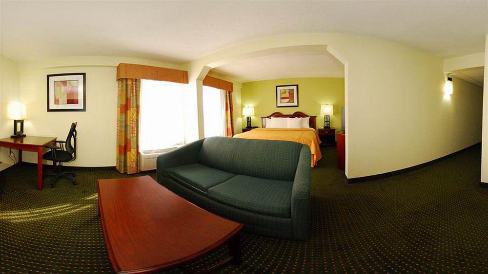 Comfort Inn & Suites Lake Norman Cornelius Exterior photo
